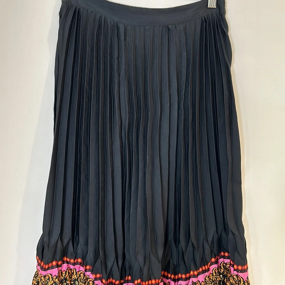 Farm Rio Anthropologie Bohemian Midi Black Pleated Skirt Multicolour Hem Size M - Picture 16 of 17